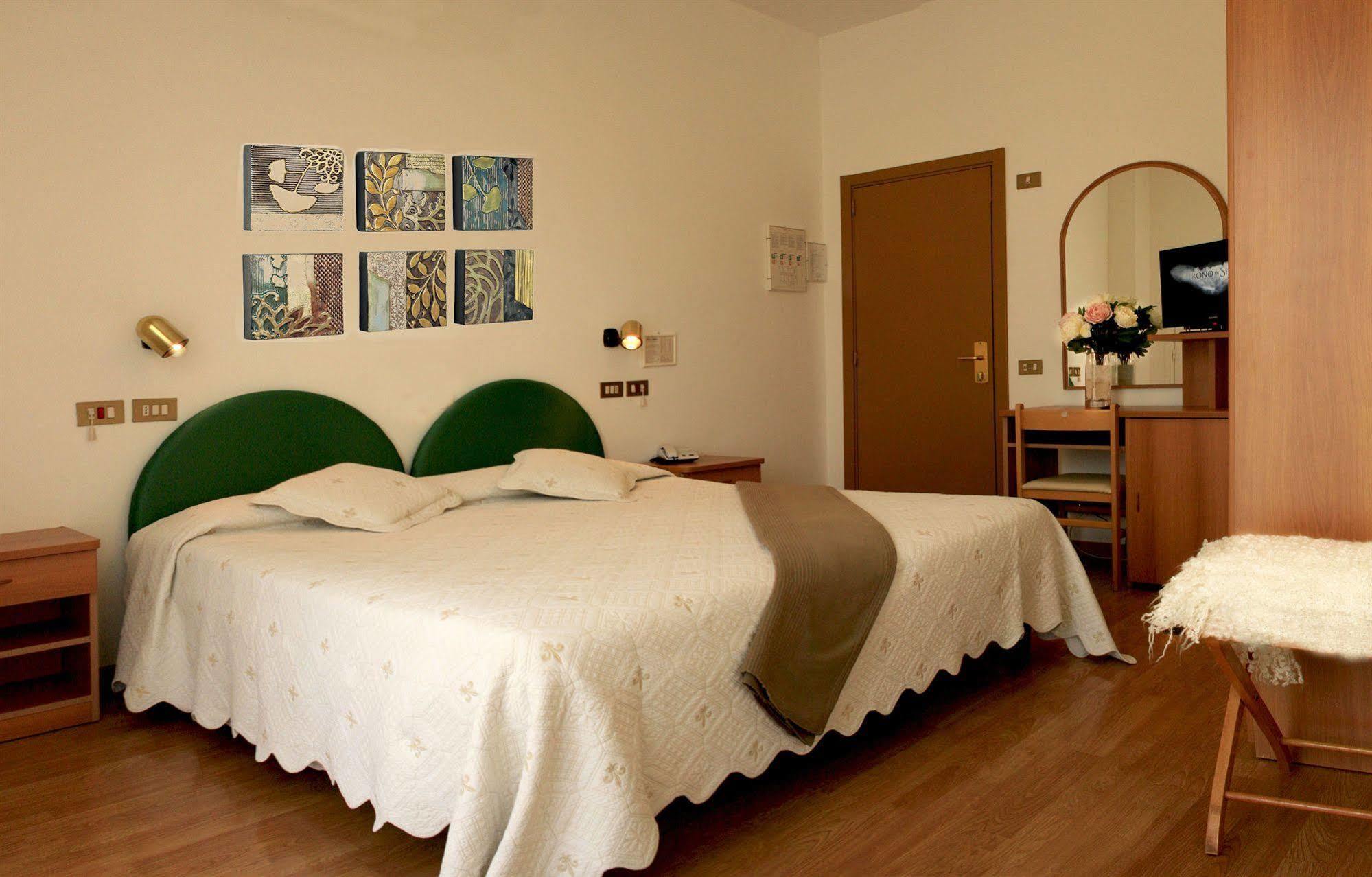 Hotel Aggravi Chianciano Terme Exterior photo